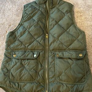 Woolrich Green Quilted Vest size small. EUC